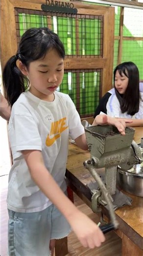 Cacao processing and Chocolate-making for Korean and American visitors (01112026)