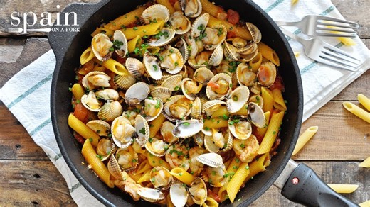 One-pot saffron penne pasta with shrimp & cockles | Easy Spanish seafood recipe