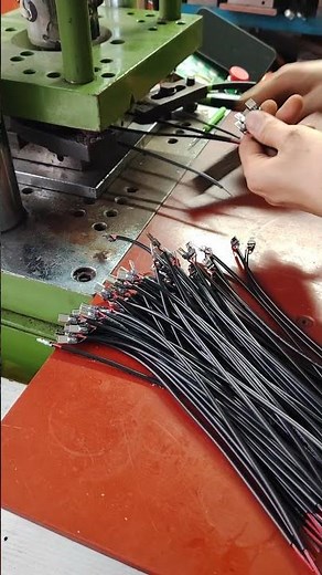 Overmolded Micro USB B short cable