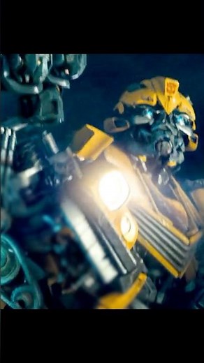 🚗 Bumblebee Escapes with Sam & Mikaela, Then Battles Decepticon in Epic Showdown! ⚔🤖 #movie