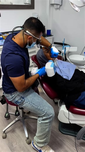 Endo SOS 🆘🦷 Rapid Recognition & Decision-Making Crash Course | Live | 2.5–3 hours Targeted to Dental Students, Interns, and Endo-Focused GPs Topics Covered Diagnosing: • Perforations • Ledges • Blocked canals • Broken files • Cracks & Cracked Tooth Syndrome • Vertical & Horizontal Root Fractures • Pulpal vs. Periapical abscess • Anachoresis | Dr. Ahmed Khaled