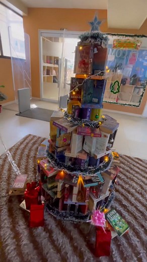 📚 FREE BOOK GIVEAWAY ANNOUNCEMENT! ADVANCE MERRY CHRISTMAS AND ADVANCE HAPPY NEW YEAR🥳 Good news to all students and book lovers! We are giving away FREE BOOKS — no payment, no registration, no hassle! How to join: 1. Visit the display area at learning commons and check the pile of available book titles. 2. Choose the book you want. (1 book per student only) 3. Write your name and the title on a sheet of paper — this will serve as your official wish list. 4. Submit it to the concierge. ✨ Book 