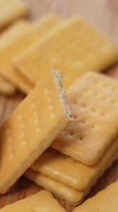 Delicious Milk Biscuits 🥰 dough preparation take a bowl melted butter 60g large eggs 2 fresh milk 100ml sugar 60g instant dry yeast 3g mix well flour 400g baking powder 3g mix well knead the dough roll the dough 3mm or your choice I use a 5*7.5cm square cookie cutter mold cut the dough make the cookies make hols brush with eggs Bake in a preheated oven 160C 20 to 22min depends on the oven let it cool #biscuits #foryouシ #recipe #chef #reelsvideoシ #biscotti #fypシ #recipes #highlight #baking #dess