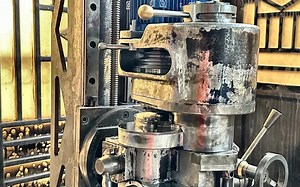 [Debby Novrinal] 自制铣床（头部铣削）