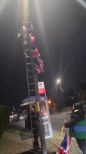 297K views · 16K reactions | We Have Had Enough… #ResignStarmer #StandTogether #Unity #UniteTheKingdom #Union #StopTheBoats #Awake #RaiseTheColours #England #GoFundMe | Raise The Colours Kingstanding | Facebook