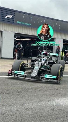 Doriane Pin Drives An F1 Car For The First Time! 🤩