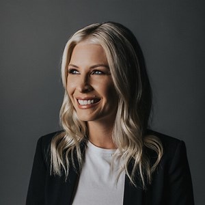 MP3 DOWNLOAD Jenn Johnson (Bethel) - Good Good Father [  Lyrics] | CeeNaija