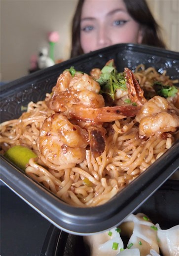 P.F. Chang’s new holiday menu items 🥢 I love seasonal items so these were so yummy to try☺️ what’s your favorite item?? #pfchangspartner @P.F. Chang's #noodles #pfchangs #mukbang #fyp