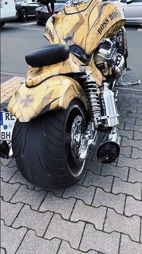 😱 🔥 V8 Engine in Motorcycle Absolute Beast! 😱💥 #v8 #chopper #viralvideo #youtubeshorts #shorts