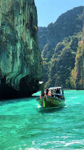 Explore the Beauty of Pileh Lagoon, Phi Phi Island