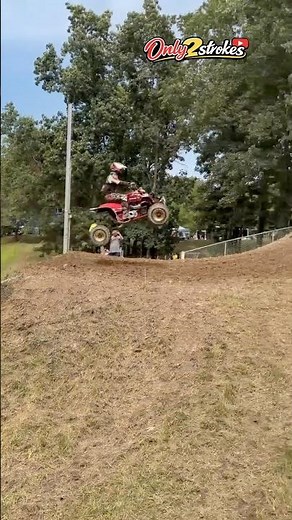 Yamaha Banshee Sends It Straight Up! 🚀 #banshee #2stroke #hillclimb #atv