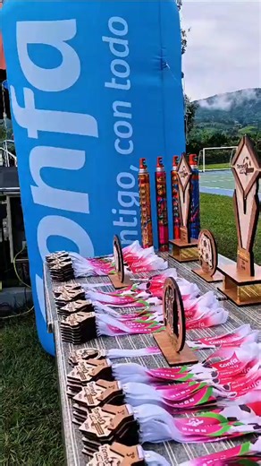 Final a otro nivel en los Torneos de Fútbol Confa en La Rochela. La categoría 39 demostró que el buen fútbol se mantiene con compañerismo e integración. ⚽ ¡Gracias equipos por un torneo lleno de emoción! | Confa