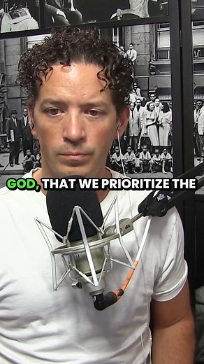 Full interview with Chris Germer @christophergermerph.d.8791 here: https://www.youtube.com/watch?v=XiyK6brI26I Clinical psychologist and author Chris Germer, co-founder of the Center for Mindful Self-Compassion, joins Jamin Coller to talk about radical acceptance, warmth, and the human habit of self-criticism. In these short clips, Germer shares insights on how to stop “fixing,” practice gratitude in everyday life, and find the loving voice within. | If I'm Really Honest