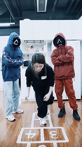 1M views · 10K reactions | Sugar Honeycomb in Squid Game, and show you Chinese version Squid Game * Creative cooking in office, if there are dangerous actions and props, please do not imitate.* #MsYeah #CreativeCooking #SquidGame | Ms Yeah | Facebook