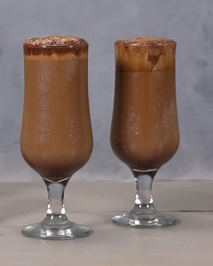 Smooth, creamy and with juuust the right amount of sweetness 😉 Your love for coffee will be reinvigorated with this Mocha Dalgona Coffee using Jacobs Gold ☕️ Get the recipe: https://bit.ly/3pFBqKg #withJacobs #ExpressoShow | Expresso Morning Show - SABC 3