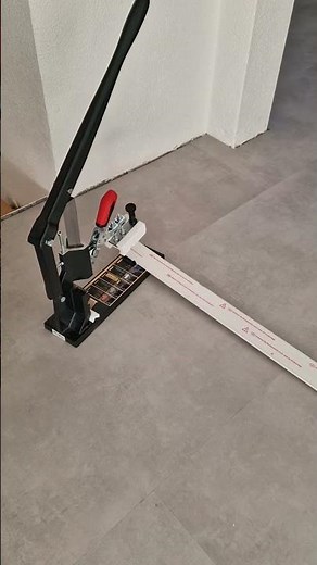 Sockelleisten montieren