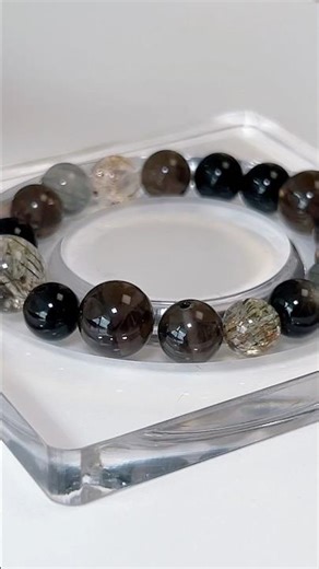 Beauty meets ancient energy #wooxing #crystal #jewelry