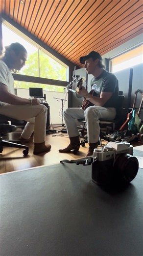 📍studio