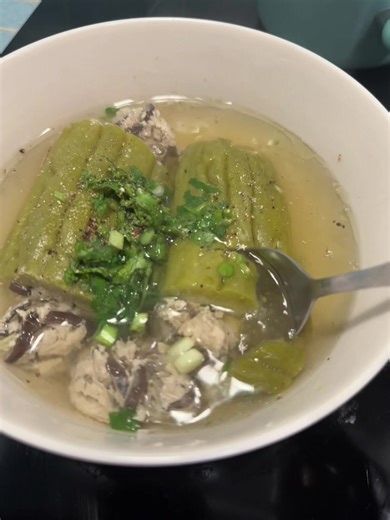 Some meals are cooked with love… some are cooked with lessons.” 😌🍈 #bittermelon #vietnamesefood #momscooking #soupseason #healthy