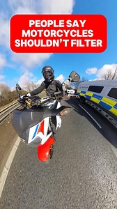 What’s your Thoughts? 👀 Riding a motorcycle can be very selective when it comes to road safety. To increase my chances of safety for myself and others on the road I always ride defensively, I ride to keep myself out of the way of possible unaware drivers behind me and of course I always ride with full gear in case of a incident I’ll be better protected. What’s your thoughts on people against filtering? Rideouts, Meet-ups & more available here - www.motojimm.co.uk - Ruroc Rider - EOX BUZZSAW - A