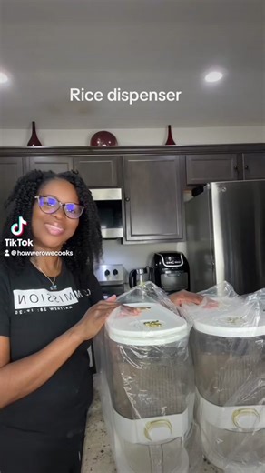 One of my best purchase so far, rice bucket dispenser #tiktokmademebuyit #ricebucket #ricedispenser