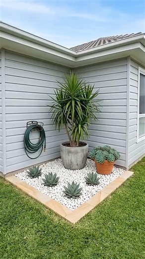 Minimalist Corner Garden Design for Modern Homes