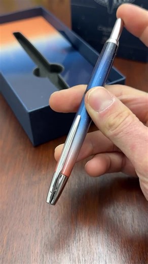 Happy 20th anniversary, Decimo! 🎂 You can celebrate by buying me this pen. $580, no big deal. 😳 Here’s a link: https://goldspot.com/products/pilot-vanishing-point-decimo-fountain-pen-in-20th-anniversary-limited-edition-18k-gold-fine-point I tested this 18kt gold, fine nib with Waterman Inspired Blue Ink. The paper is Colorverse Nebula notepad with Tomoe River Paper. #pilotpen #decimo #fountainpens #pencollection | Goldspot Pens