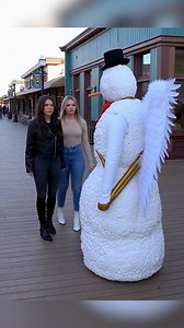You can't unsee this 🤣 | Freaky The Scary Snowman