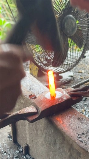 Forging Strong Nails | Historic Smithy Methods Evaluated