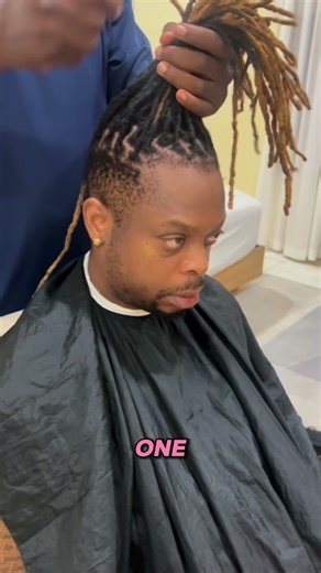 Alopecia Can't Stop Her 💚👑 | #alopecia #hairloss #confidence