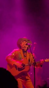 Waylon & Band (Theatertour Time Jumper) bij Scheldetheater in Terneuzen Video gemaakt door en gekregen van: Miranda Deekens | Waylon - Fanpage