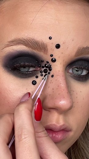 Super Easy Halloween Makeup Tutorial