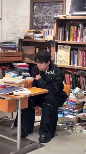 1.4K views · 74 reactions | gm to this cute baby who look like he got caught doing sth 凉羅 cr 木鱼呆呆 | cap : zhinan_dni #ZiYu #梓渝 #ZiYu梓渝 #ZhengPeng #郑朋 #RevengedLove #逆爱 | About BL | Facebook