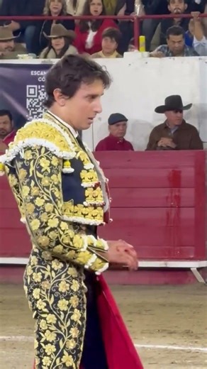 LEÓN 2025 -Corrida Guadalupana | Fractura de 5to metacarpiano de Roca Rey en el 5to toro de la noche