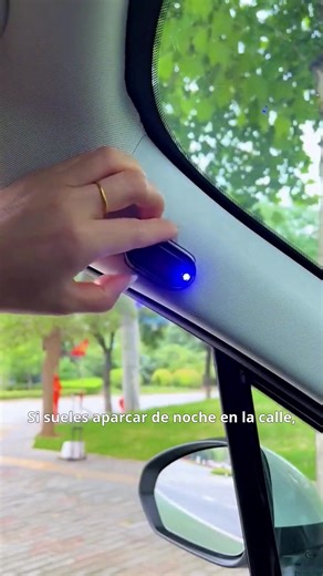 🚨 Luz de Seguridad Falsa, Seguridad Real – Energía Solar y Sin Preocupaciones. 🔥 ¿Cansado de preocuparse por robos o alarmas de coche complicadas? Esta luz de seguridad falsa con energía solar simula el parpadeo de una alarma LED real: se carga con la luz solar y un sensor de movimiento lo hace parpadear, creando un elemento disuasorio visible sin cables ni pilas. ✨ ✅ Energía solar y autocargable: sin cables ni pilas, funciona día y noche. ✅ Patrón de parpadeo LED realista: imita los sistemas 