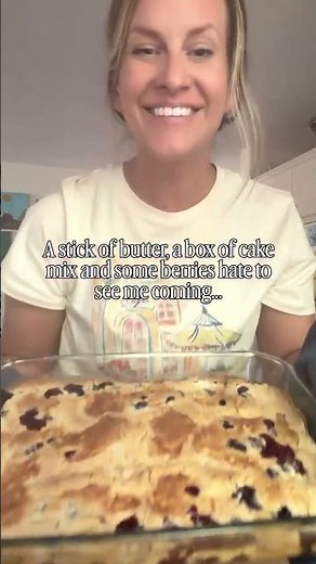 My Blackberry Dump Cake is a lazy bakers dream!