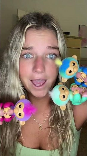 Give me ALL THE #Fingerlings! #shorts