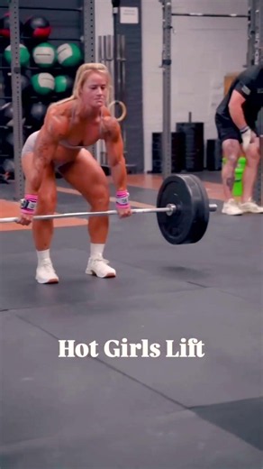 Women's Crossfit Athelete Dani speegle Weight training #motivation #crossfit #shorts