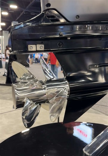 Discover the Elegance of the 350 Stealth Boat