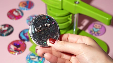200 Sets Button Maker Supplies for Pin Maker Machine Kit Button Maker Machine, 200 PCS Sparkling Stickers, 100 Laser Back 100 Starry Back 200 Shell for Button Press