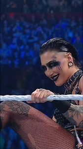 Mami vs. Mommy | WWE