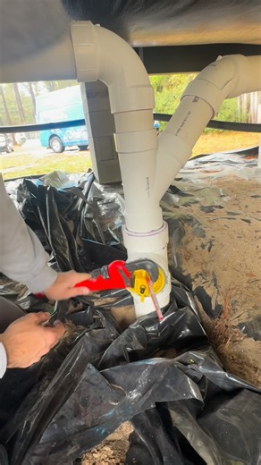 The Fix It Dad on Instagram: "Another peaceful job in the rain. @oatey_co Cherne Clean Seal holding strong to pass inspection! 💪 Now it’s just time to put in a clean out plug. Be sure to follow @_thefixitdad for more plumbing content! 🪠 #fyp #plumbing #reels #plumber #plumbinglife #oatey #ridgid #tools #drain #sewer #waterheater #asmr #rain #serviceplumber #plumbing101"