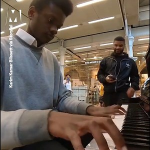 A young musician performing a piece of music from the movie Interstellar was joined by an impressed pianist, and they began to play together 🎹 | Metro