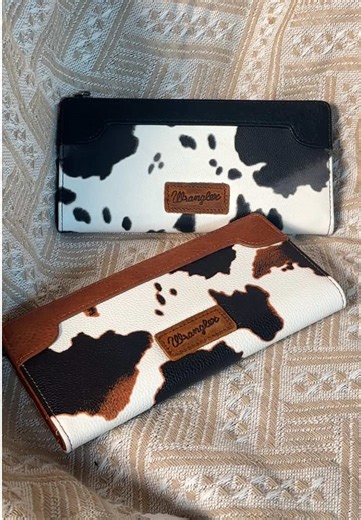 A slim minimalist wallet for everyday carry 🤍🖤 Smooth zipper, organized cards, easy to grab and go. @Rustic Charm Bootic #Wrangler #MinimalistWallet #CardWallet #SlimWallet #EverydayEssentials #TravelWallet #BagAccessories #TikTokFinds #DailyCarry #GiftIdeas