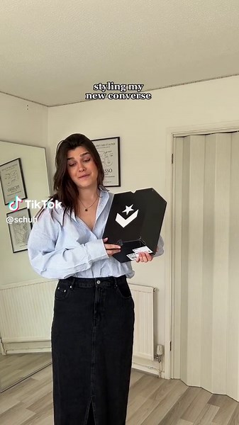 Styling your staple sneaks with @jadehoney 💐 #WeWearSchuh #Converse