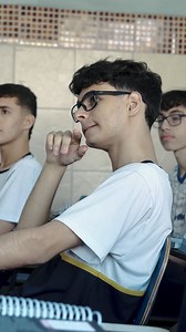 A fé é a luz que nos guia mesmo quando não vemos o caminho inteiro. No Colégio Pio XII, ensinamos que a fé é mais do que acreditar: é confiar em Deus, manter o coração firme e caminhar com esperança em todas as circunstâncias. ▶️ Clique no vídeo e descubra como cultivamos essa virtude no dia a dia escolar. | Colégio Pio XII