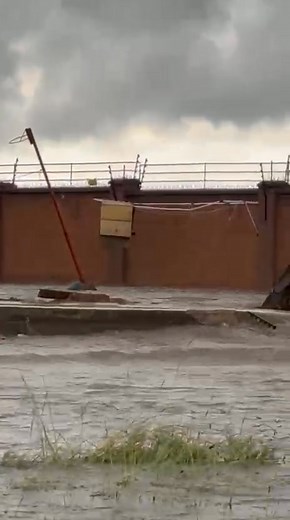 313K views · 1.3K reactions | Reghardt sent us this video of flooding in Vanderbijlpark in Gauteng today (25 November 2025). Send photos and videos to whatsapp 0812518029 See https://snowreport.co.za for weather forecasts. * Other media and channels need to note SnowReportSA's updated 2025 terms & conditions for the use of our forecasts, maps, as well as images and video from our users that we post. | Snow Report SA | Facebook