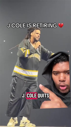 Two different album covers??? 🤯#greenscreenvideo #greenscreen #jcole #newalbum #hiphop