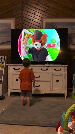 Day 3 of getting my son to dance to all the Danny Go videos! #dannygo #kids #familyfun #funnykids