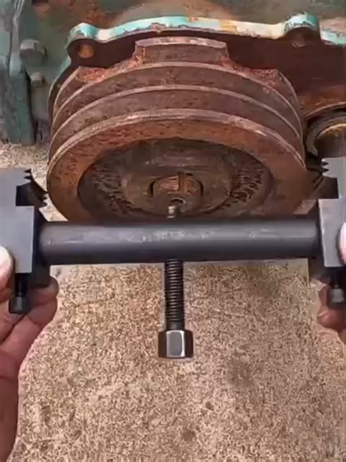 Repairing a Roots blower isn’t just fixing parts—it’s restoring precision between two rotors that must move perfectly in sync. How do you approach blower maintenance? #IndustrialMaintenance #RootsBlower #EngineeringDiscussion